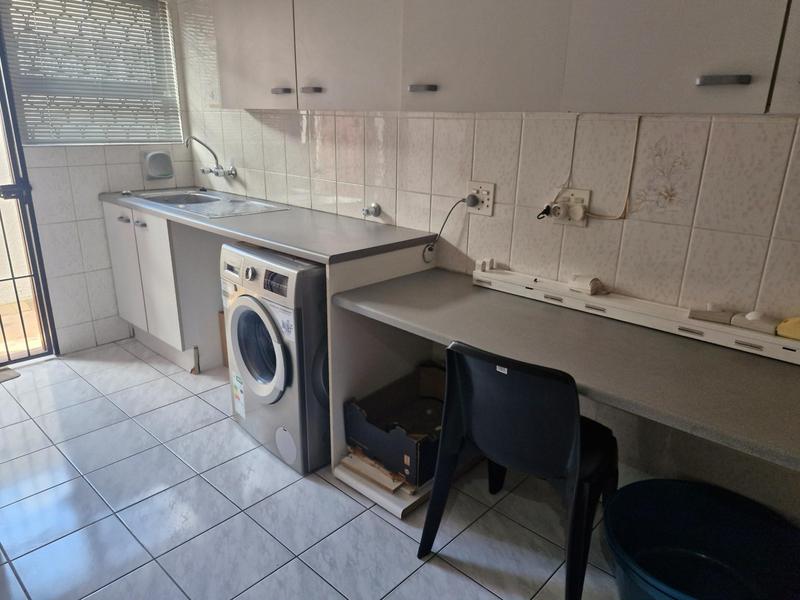 6 Bedroom Property for Sale in Cravenby Western Cape